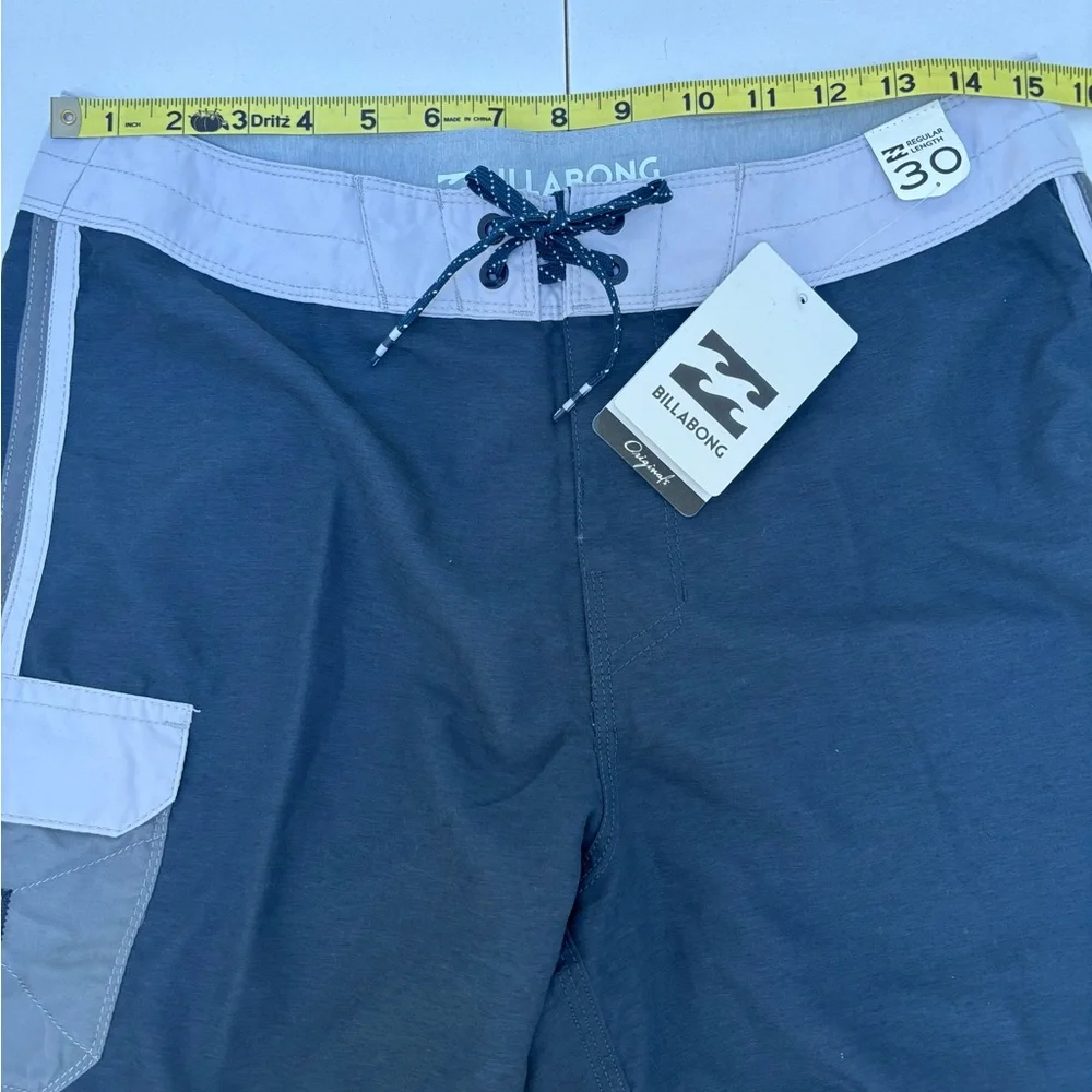 Billabong Men's Navy and Gray Board Shorts Size 30 NWT Outdoor Beach Surf